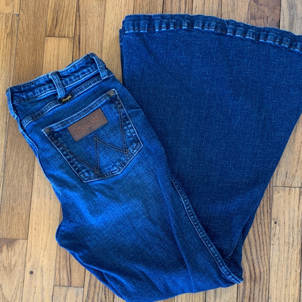 Wrangler Retro High Rise Flare Blue Denim Cowgirl Bootcut Jeans 5-Pocket EUC